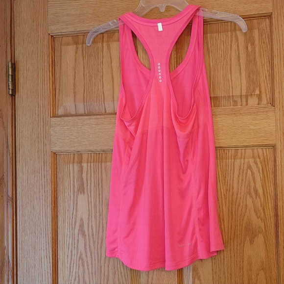 Nike Tank Top - Picture 4 of 4